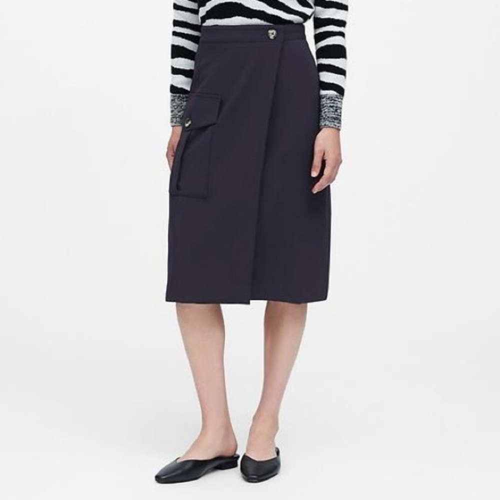 Banana Republic Utility wrap skirt in navy nwt